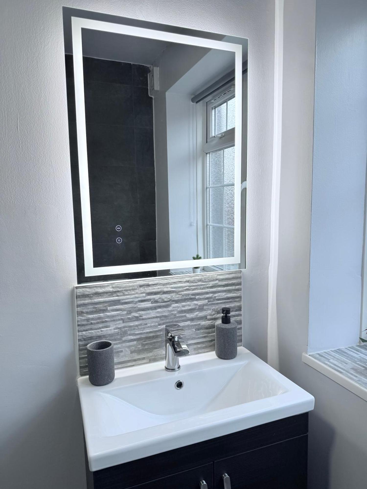 Staylondon - Sleeps 6 With Free Parking - Tourist, Concerts & Matches Zewnętrze zdjęcie